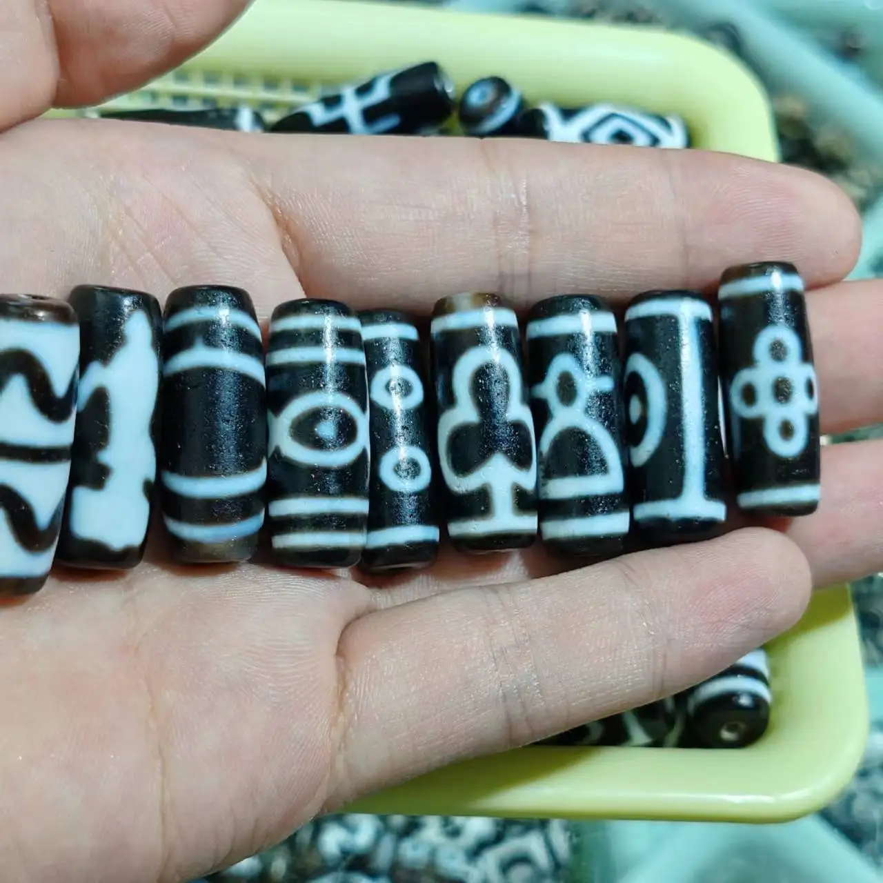 

Boutique Taiwanese Worker Permeating Horseshoe Pattern, Weathered Agate Beads, Men'S And Women'S Necklaces, Pendants, Diy Access