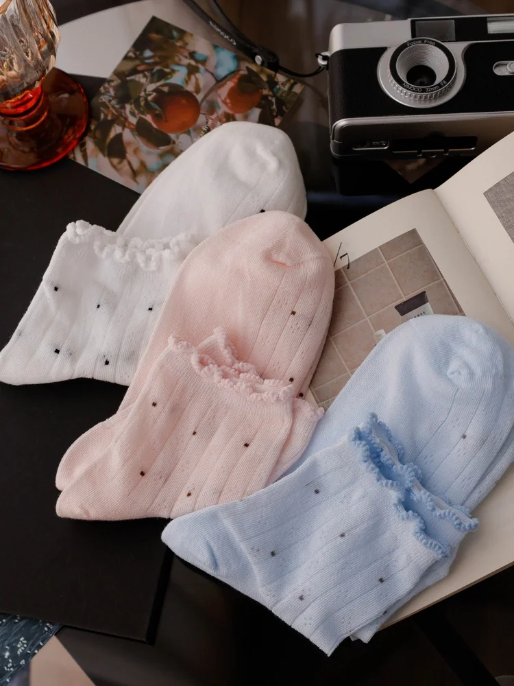 meias-de-bolinhas-rosa-finas-de-verao-com-renda-floral-e-borda-solta-estilo-miu-ballet-elegantes-e-bonitas-para-mulheres