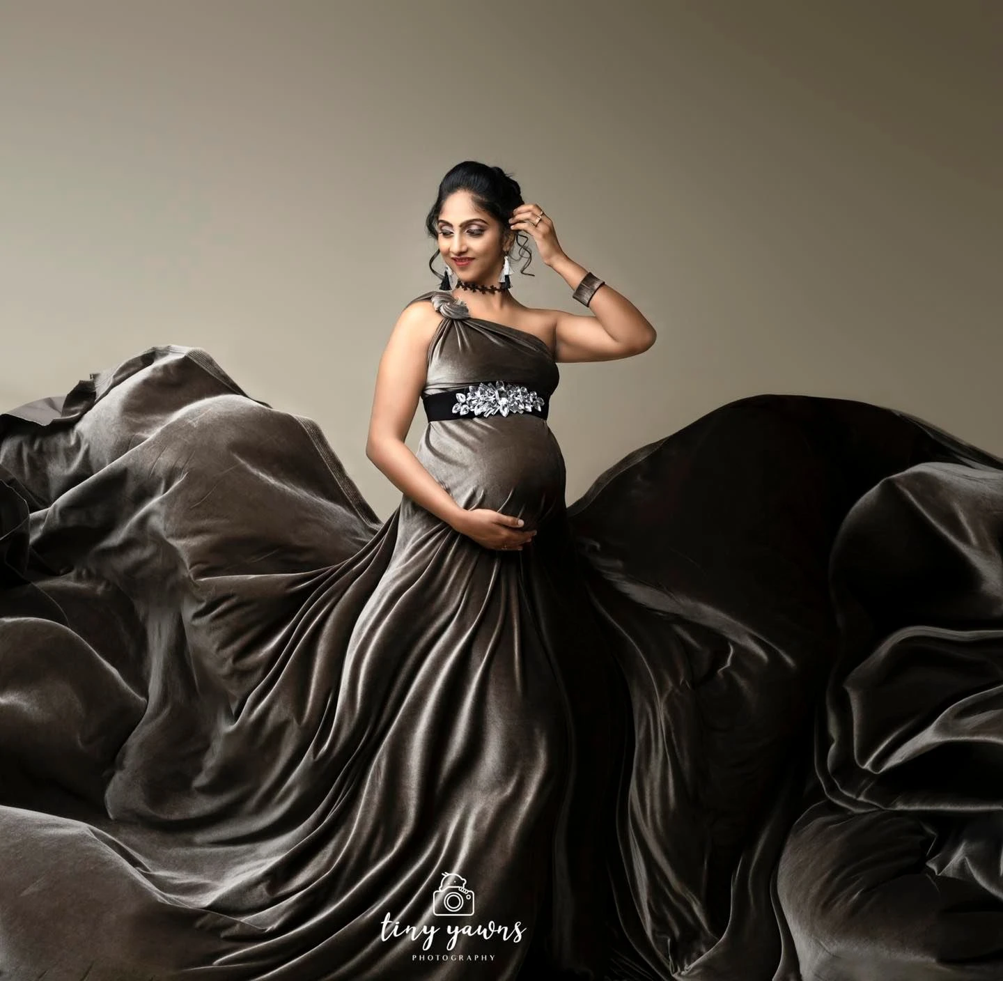 Dark Gray Velour Maternity Dress One Shoulder Crystals Waist Mermaid Pregnancy Gowns Unique Photography Long Pregnancy Dress