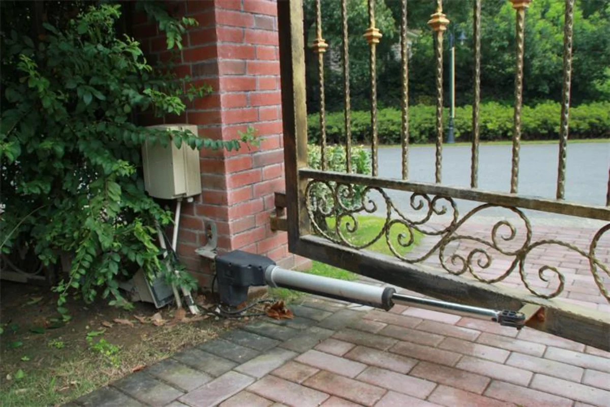 600kg Sale Double Door Operator Flashing Light Electric Swing Motor Gate Opener