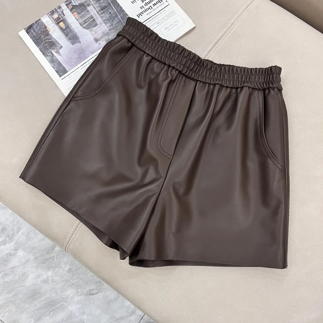 Pantaloncini di pelle di pecora con catena di nuovo arrivo autunno e inverno da donna di alta qualità