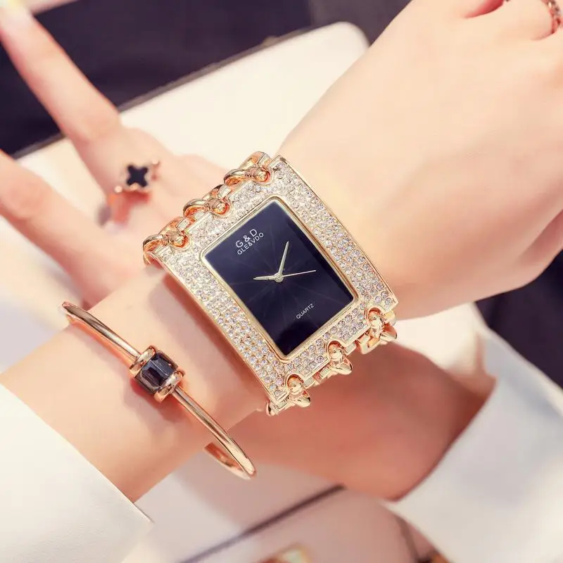 G & D, nuevo reloj de pulsera informal a la moda para mujer, reloj de pulsera de cuarzo con diamantes de imitación de acero inoxidable y tres cadenas para mujer 2025