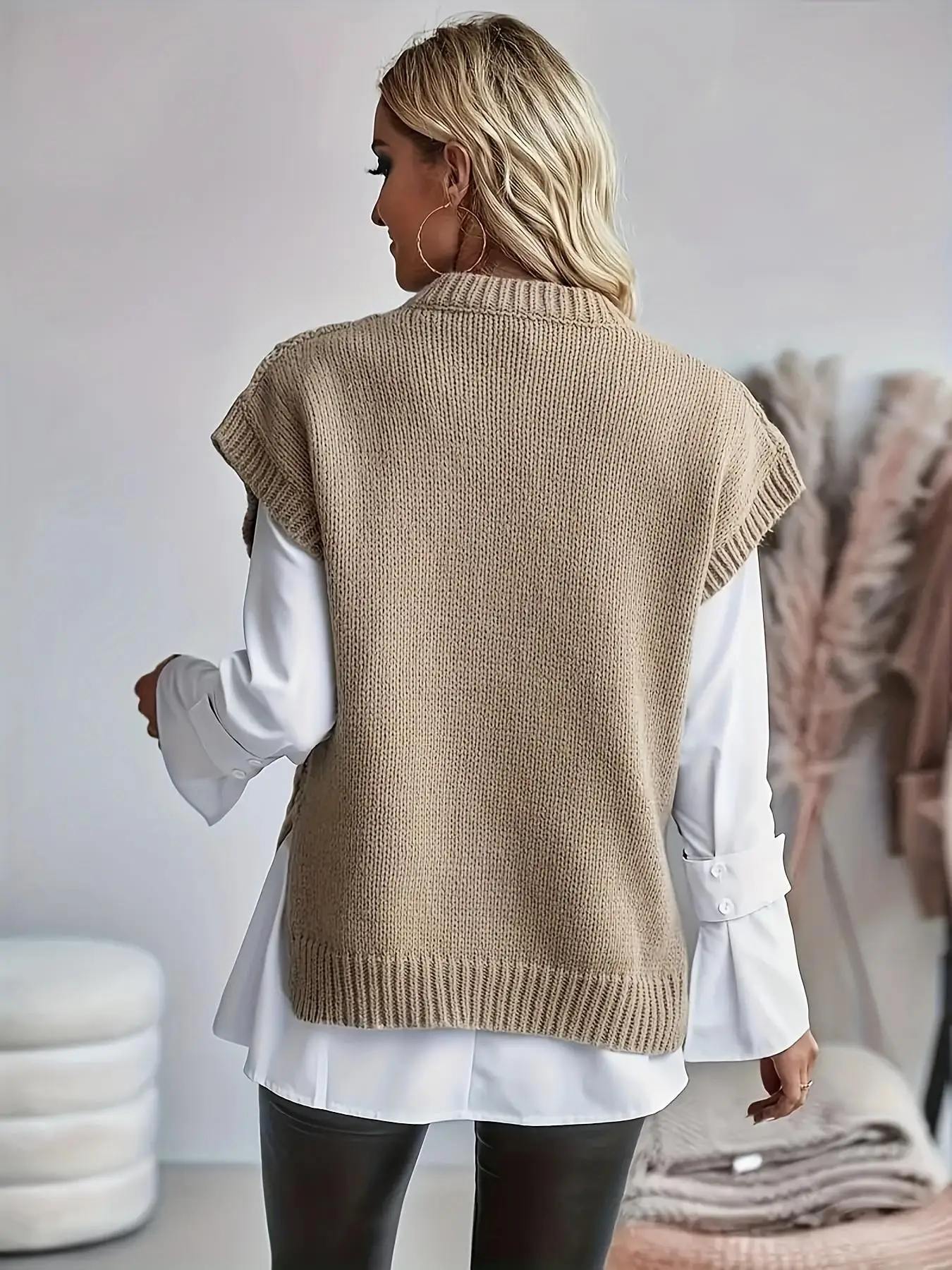 Women's Vintage Cable Knit Vest Fall Winter 2026 Sleeveless Crew Neck Oversized Beige Sweater Preppy Style Layering Pullover Top
