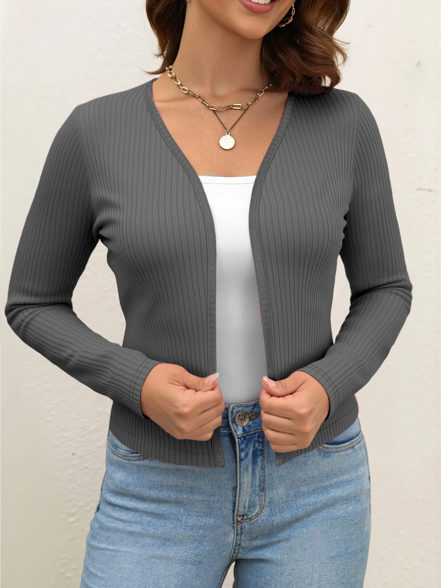 

Женский кардиган в рубчик, подчеркивающий фигуру, укороченный топ с длинными рукавами и открытой передней частью для уверенного повседневного образа