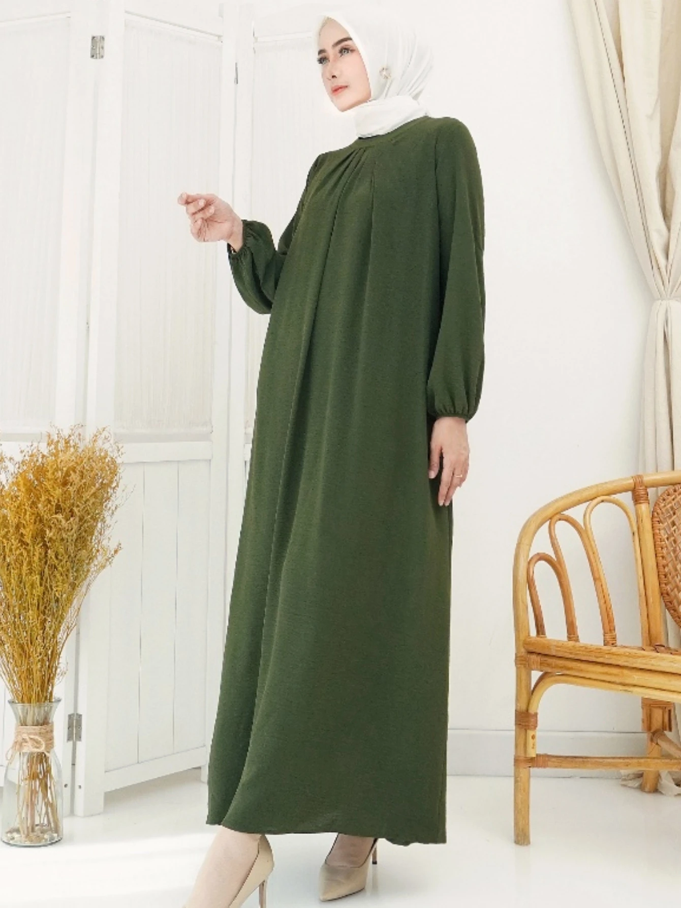 Fashion Women\'s Solid Color Round Neck Loose Robe Muslim Dress