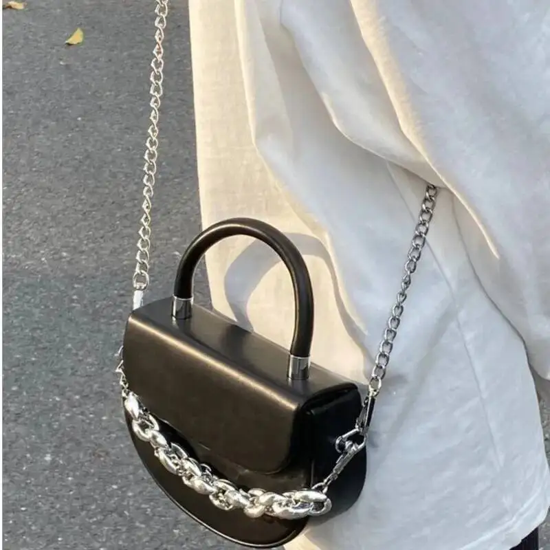 Bloom Retro Handle Saddle Purse Women Vintage Pu Leather Chain Chic Black Messenger Bag Female Casual Crossbody Bags New