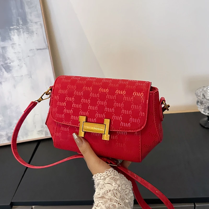 

Famous Trends Crossbody Bag Classic And Fashionable Women's Shoulder Bag With Small Square Bag Design