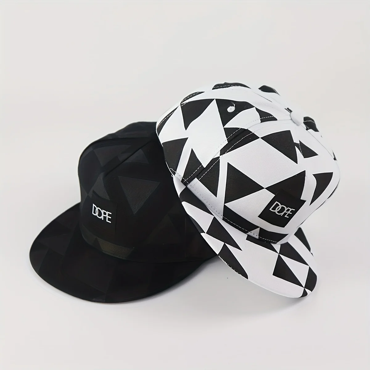 1 unidad de sombrero de hip-hop de baile callejero con estampado de bloques triangulares de tela DOPE, gorra de béisbol de borde plano de tendencia para hombres y mujeres