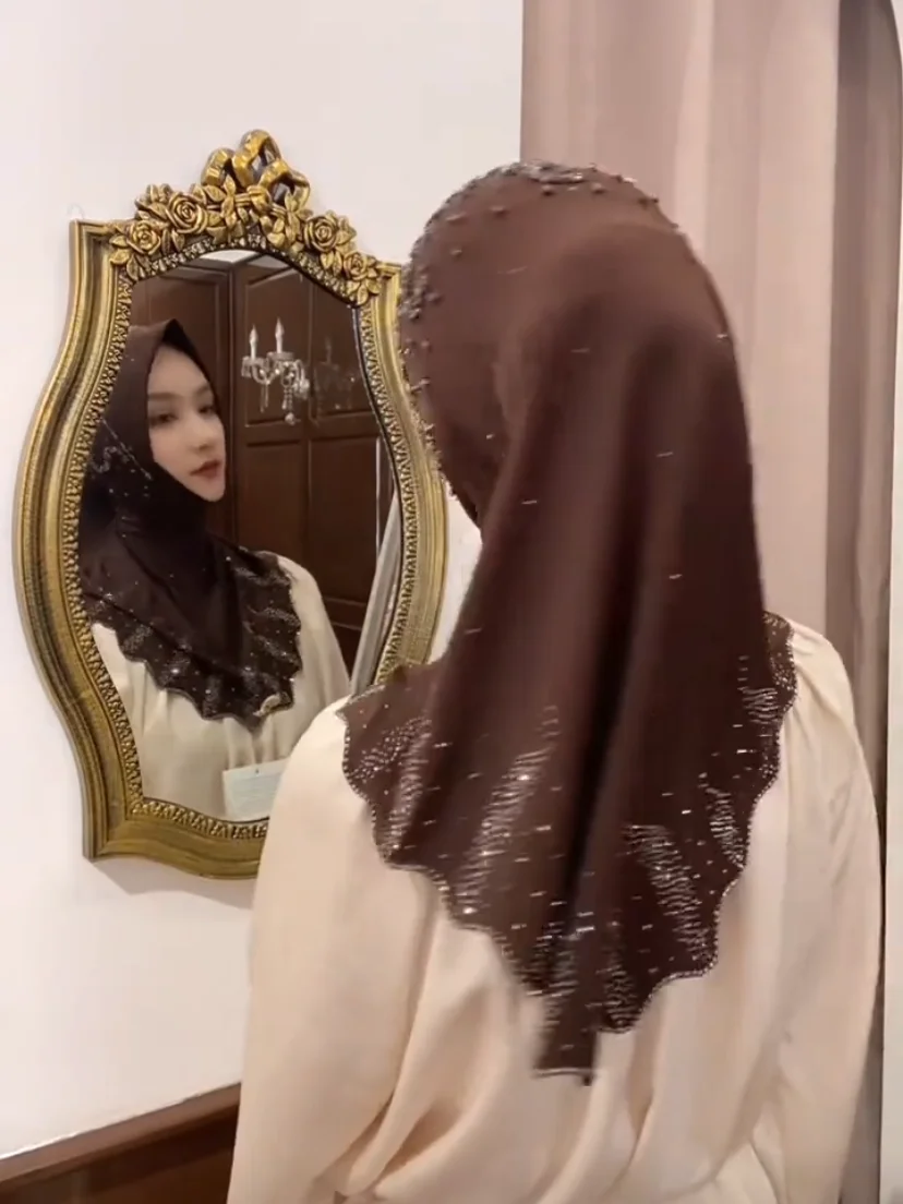 ผ้าคลุมไหล่สตรีมุสลิมงานแต่งงาน Soft Glittery 2024 Hijabs หรูหรา