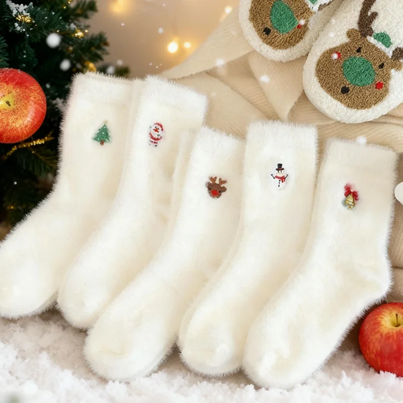

2 Pairs of Random Style Autumn and Winter Socks for Women, White Christmas Socks with Snowman, Santa Claus, Christmas Tree Elements, Thickened and Warm Socks, Best Gift for Christmas, Halloween, Thanksgiving, New Year, and Birthday