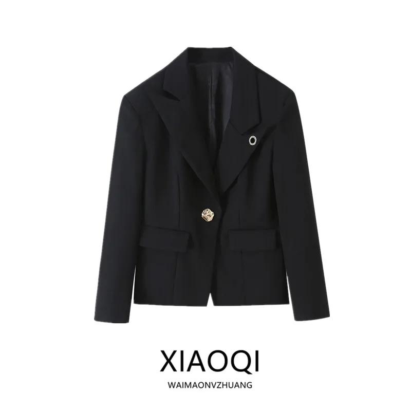 Autumn 2026 Women's Fashionable Hand-Sewn Asymmetrical Suit Jacket Versatile Large Eye Design Short Outerwear Commute Style