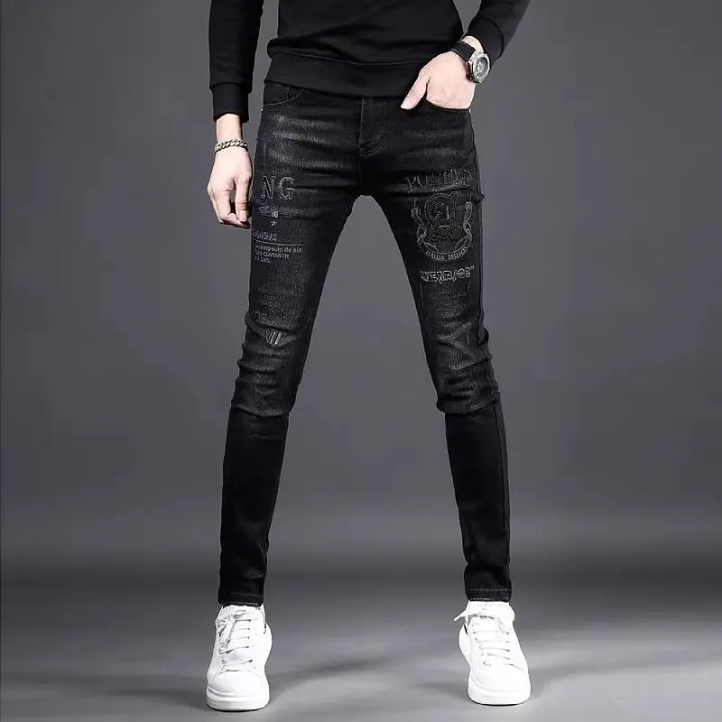 

Высококачественные модные брендовые брюки с принтом 2025, новые черные повседневные облегающие эластичные брюки с вышивкой для маленьких ног, модные мужские джинсы, роскошные