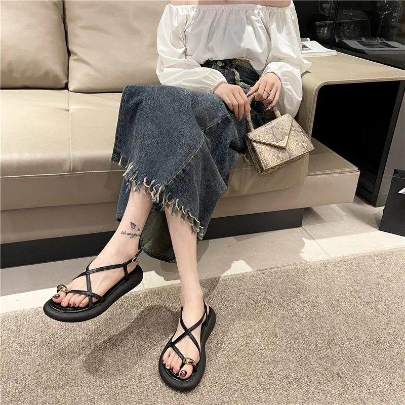 Summer Cross Toe Clip Sandals Women New Outside Flat Sole Casual Fashion Open Toe Sandalias Beach Flip Flops Shoes Zapatos Mujer