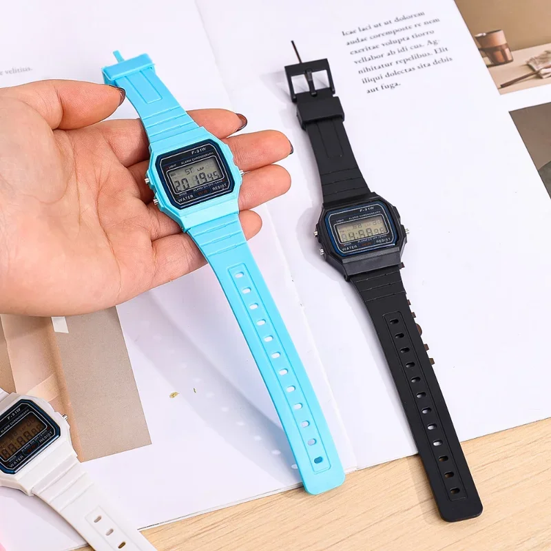 2023 Simple F91W Electronic Watch Men Women Silicone Band LED Display Outdoor Waterproof Watches Student Campus Clock Wristwatch