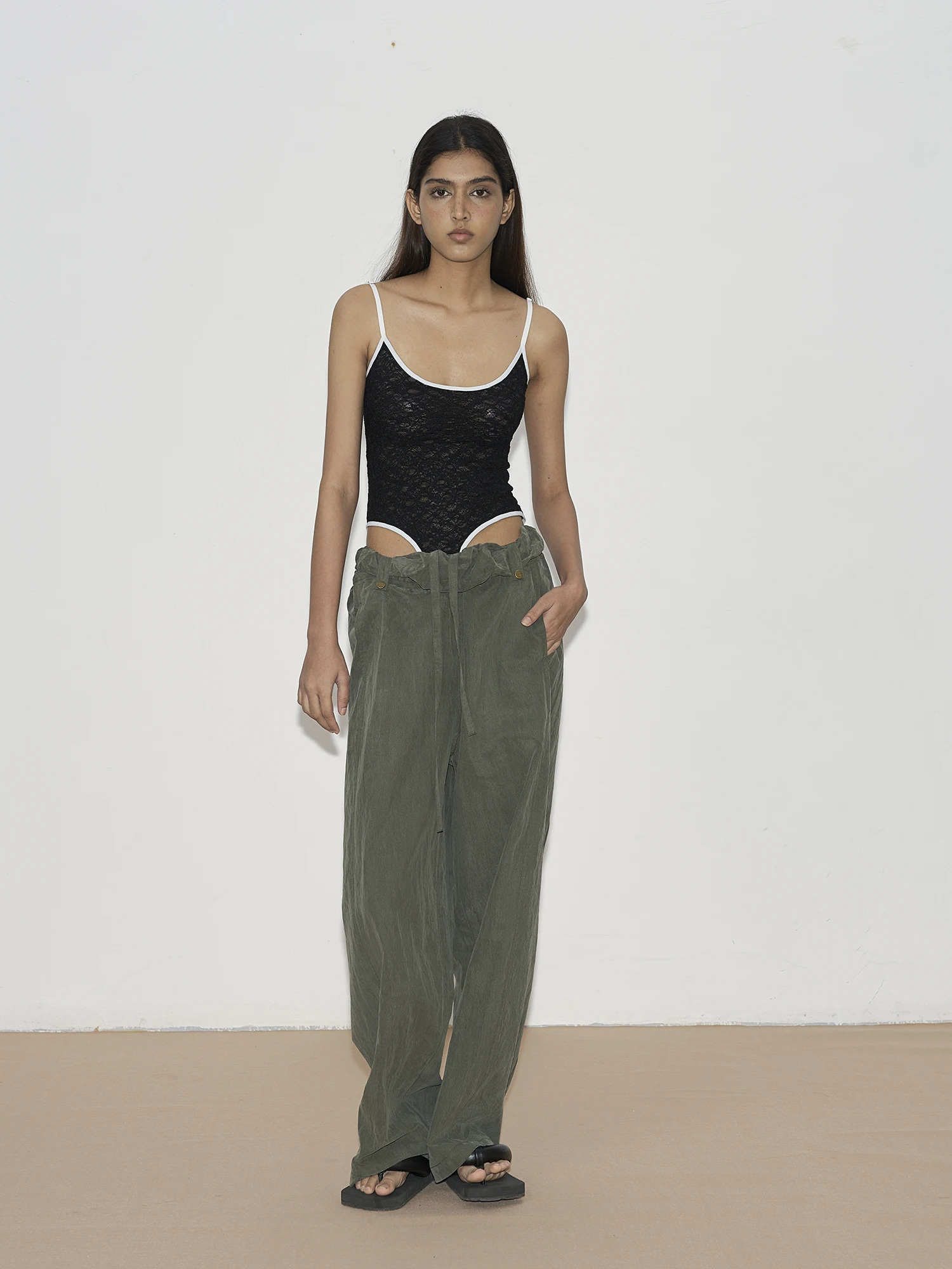 

Furifuri High Waist Straight Leg Workwear Cotton Windbreaker Pants Cuffed Waist Belted Long Pants Casual Trousers