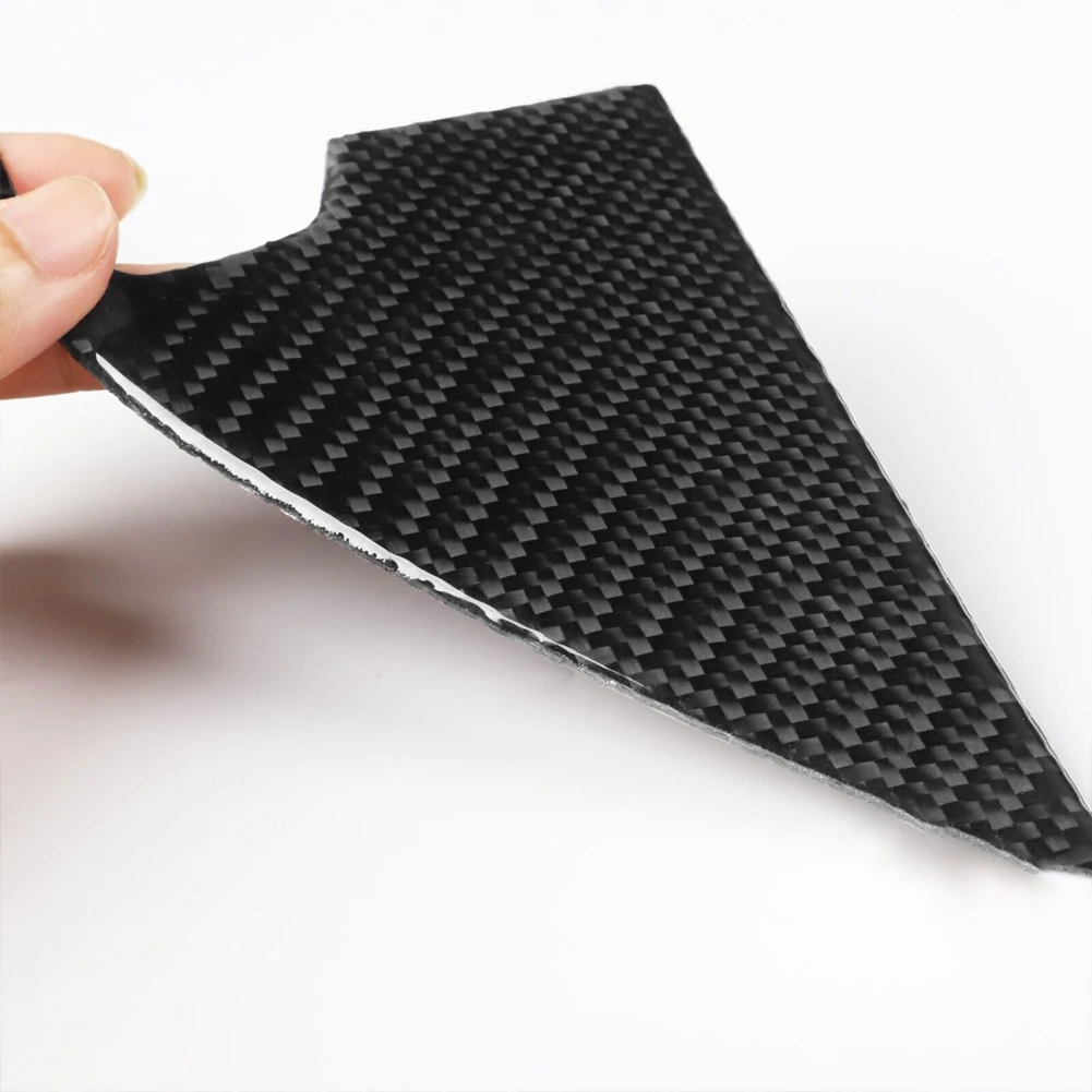 세련되고 스포티한 터치 탄소 섬유 대시보드 커버 8인치 네비게이션 커버 견고하고 긁힘 방지 향상된 외관