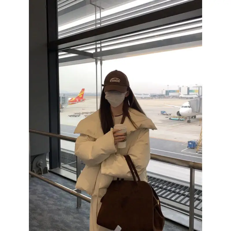 Chaqueta de pan de estilo corto Beige para mujer, chaqueta acolchada de algodón, abrigo de invierno corto para mantener el calor, solapa gruesa, Tops dulces de moda