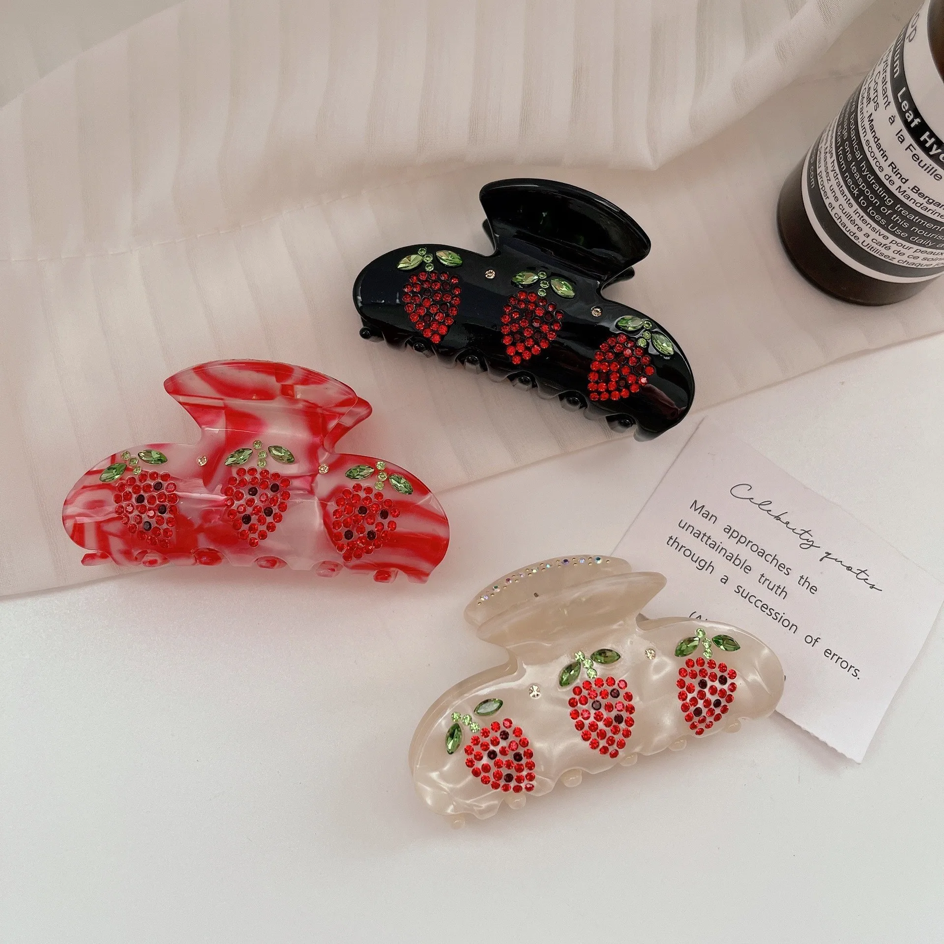 

Sweet Rhinestone Strawberry Acetate Hair Claw Valentine's Day Gift Claw Clip INS Crab Hair Clip for Women Girls Hair Accessories