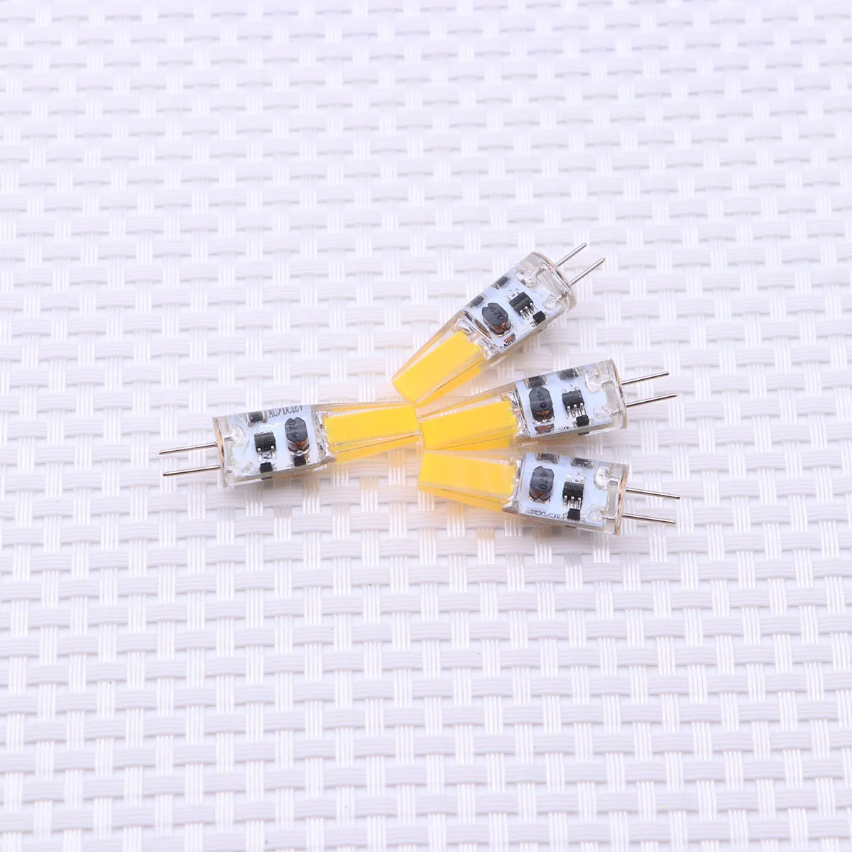 

G4 COB LED Bulb 2700-3000 Lumens 2W 20W Halogen Equivalent Bi-Pin Base /DC12V Warm White LED Replacement