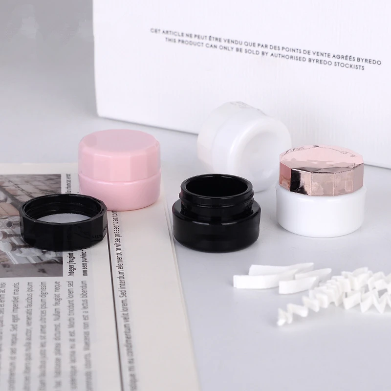 100Pcs 5g Cream Bottle Nail Art Bottle Nail Polish Jar Japanese Gel Box Trial Set Cream Refillable Bottle container Cream jar