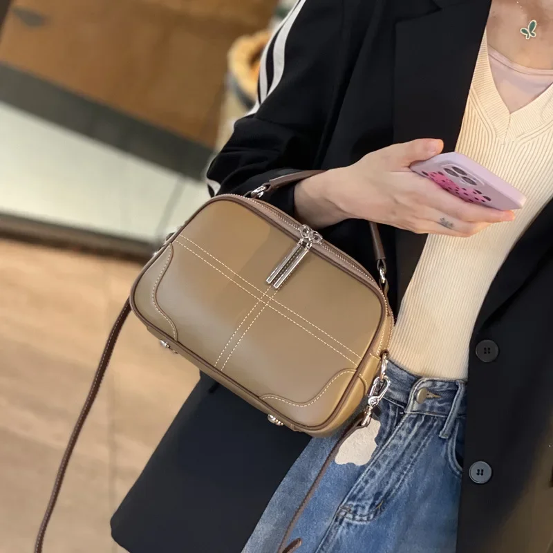

Ladies' Small Handbag Casual Crossbody Bags for Women's Box Shaped Bag Woman Fashionable and Energetic Commuting Shoulder Bag