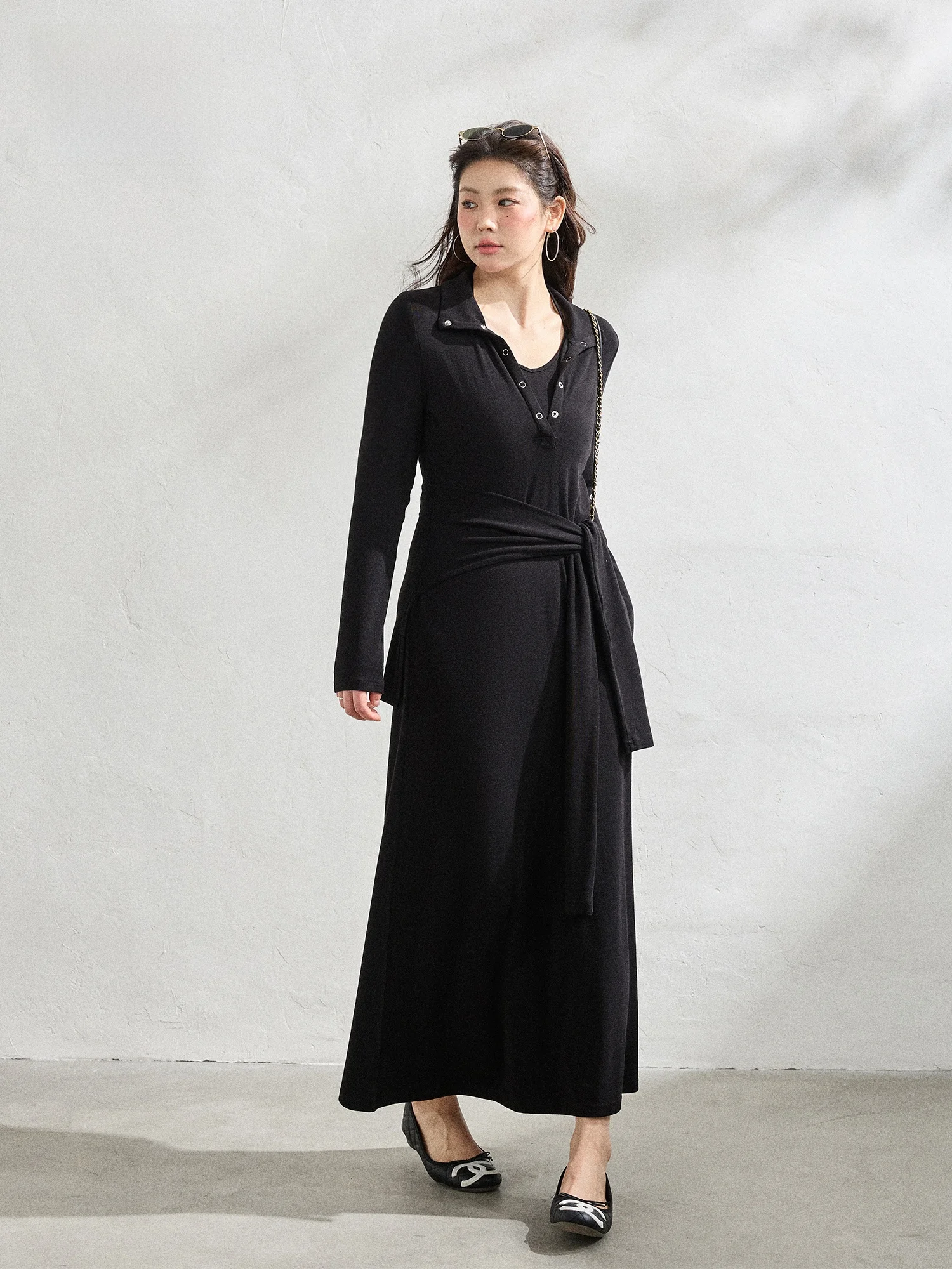 

Женское черное платье больших размеров Zhang Da с длинным воротником и поясом, приталенное, в корейском стиле, для ранней весны, темный стиль, с завышенной талией