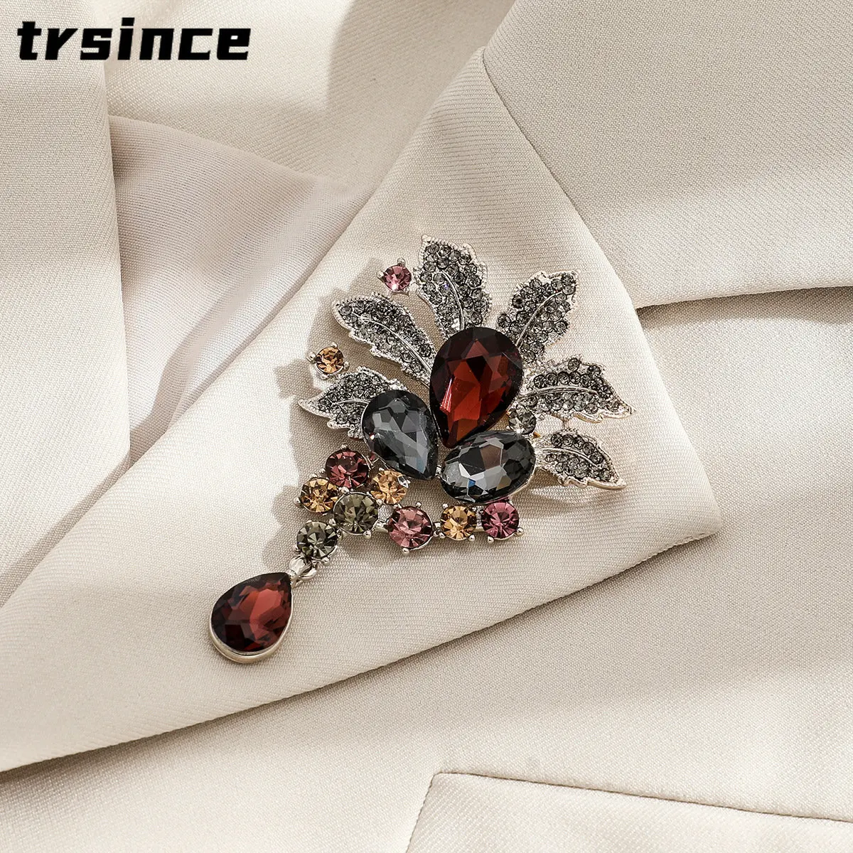 Classic Vintage Design Crystal Brooch Coat Corsage Decoration High-end Luxury Men Suit Pins Women's Lapel Pin Badges Accessories