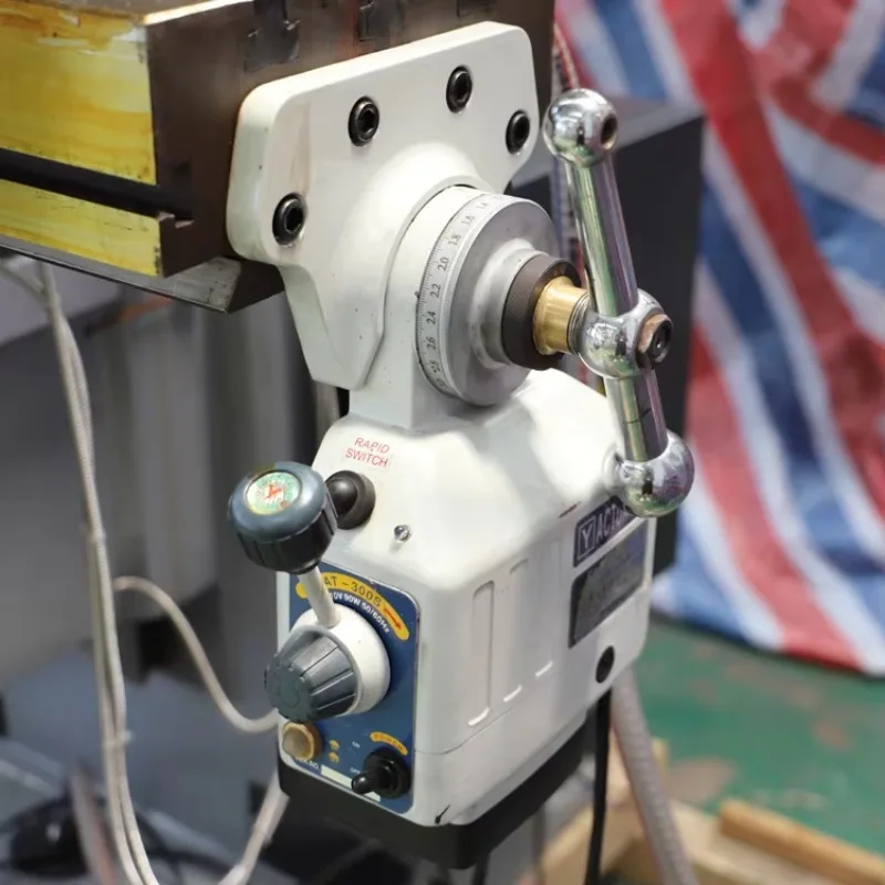 Vertical Knee Universal Milling Drilling Machine ZX6350D  Medium Duty Multifunctional ISO40 Spindle 115-1750rpm 380V