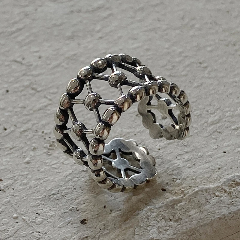Exquisite Silver-Plated Filigree Ring With Intricate Openwork Design And Scalloped Edge Jewelry