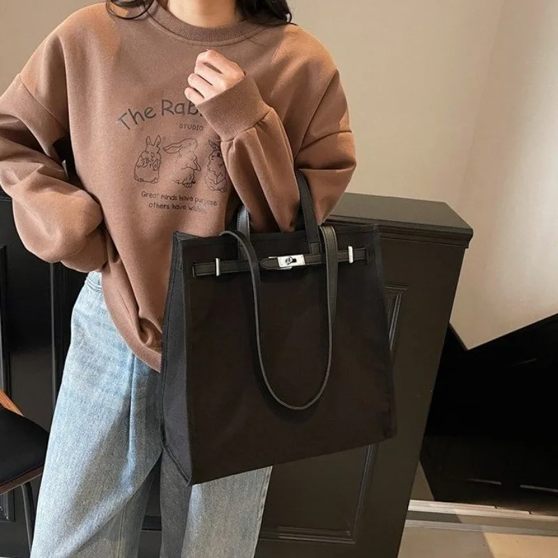 2025 Niche High-quality Large-capacity Handbag, A New Personalized Commuter Underarm and Shoulder Bag for Women