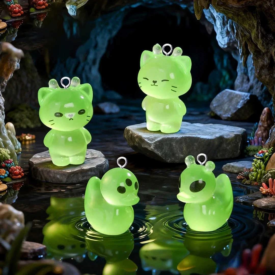 8Pcs Glow-in-the-Dark Vintage Resin Charms Alien Cat Duck Cute Animal Pendants For DIY Earring Bag Jewelry Making Findings