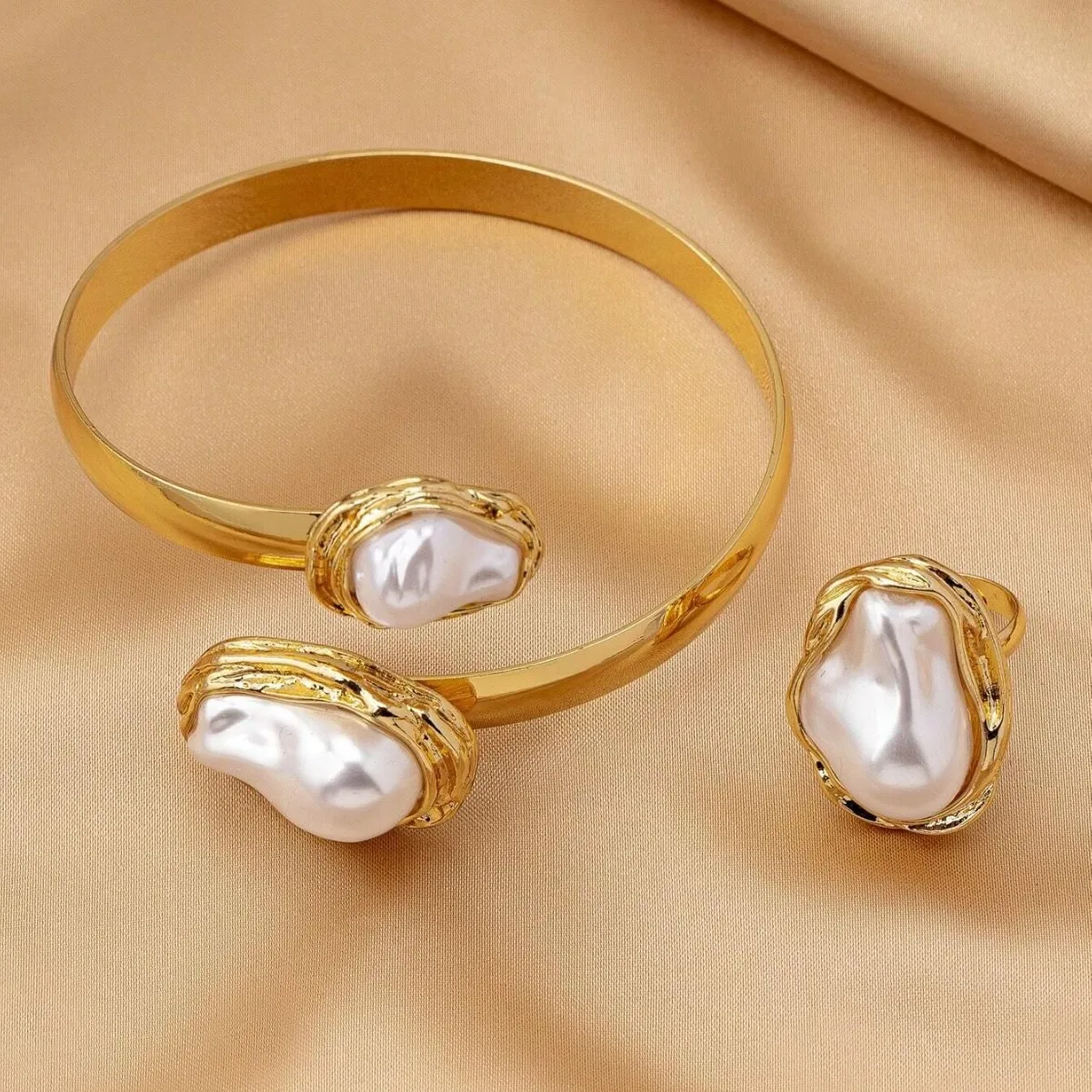 Einfache Imitation Perle Öffnung Einstellbar Armband Ring Set Für Frauen Gold Farbe Unregelmäßige Perle Schmuck Party Hochzeit Geschenke – Detail 2