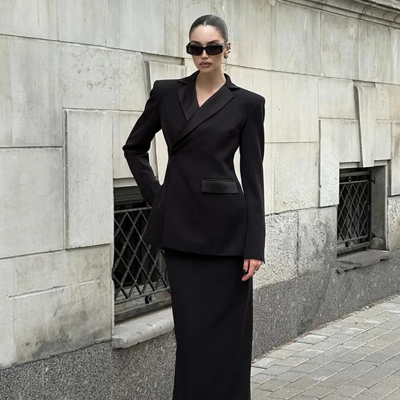 2025 Autunno E Inverno Abbigliamento Donna Nuovo Alla Moda E Sexy Backless Tinta Unita Abito a maniche lunghe Sottile Gonna Divisa Vestito