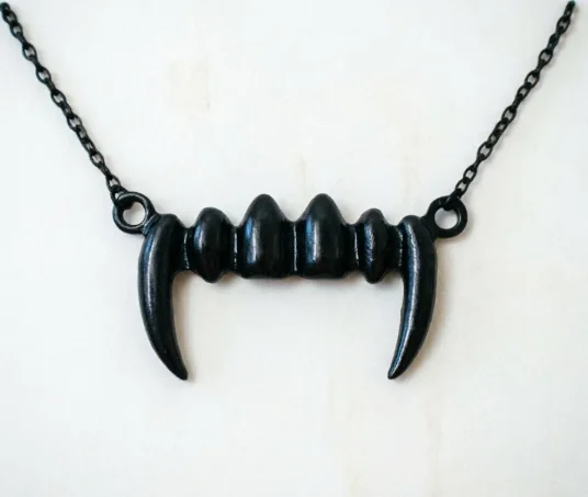 Gothic Black Vampire Teeth Necklace NUGOTH Jewelry Tooth Charm Bleeding Tusk Hot Pendant Gift