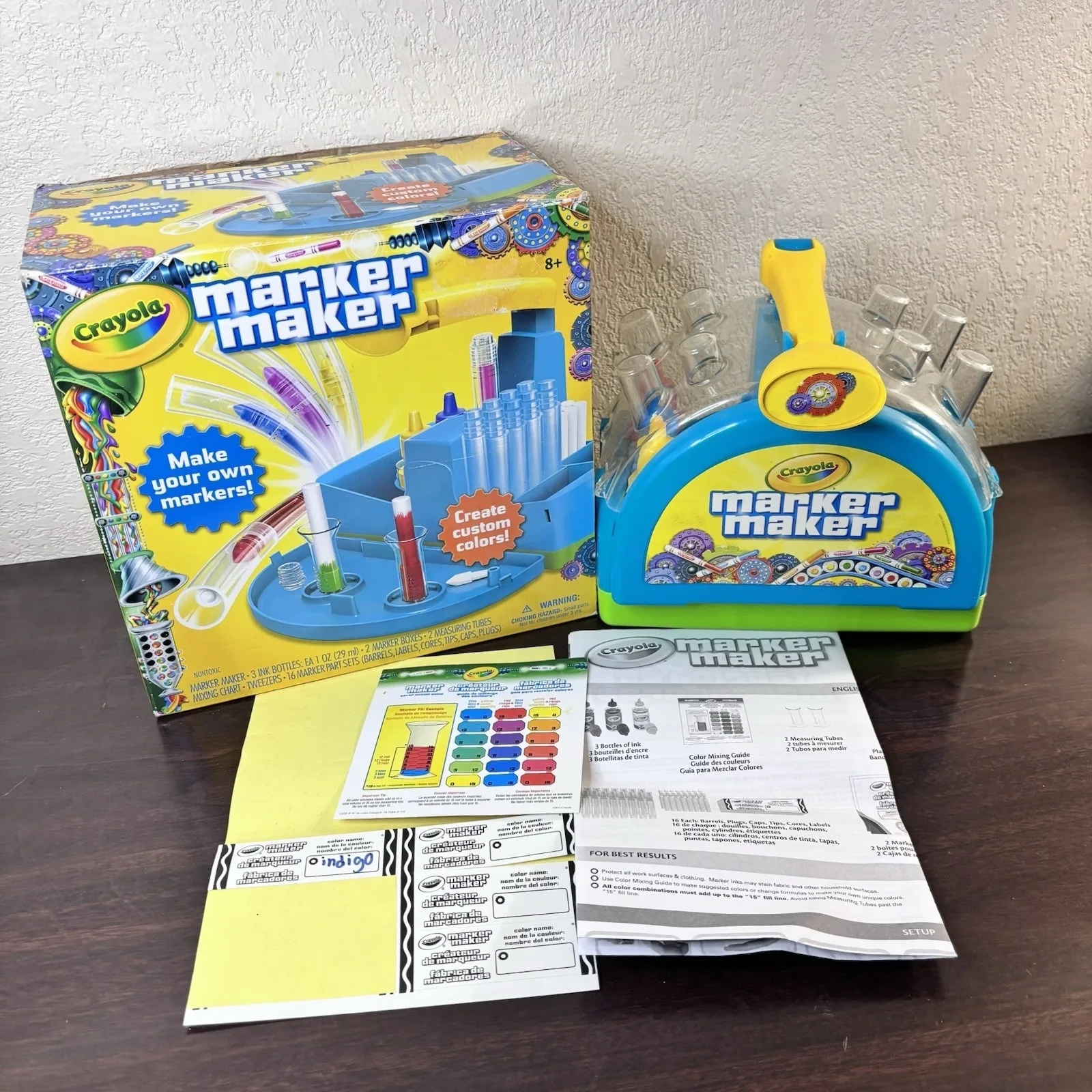 crayola-marker-maker-·3-ink-bottles-2-marker-boxes-2-measuring-tubes-mixing-chart-·tweezers-·16-marker-part-sets-74-7054