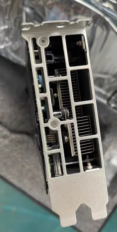 VCA2 (مسرع الحوسبة البصرية من الجيل الثاني)، بطاقة مسرع PCIe، لمهام نقل/وضع ترميز الفيديو عالي الكثافة