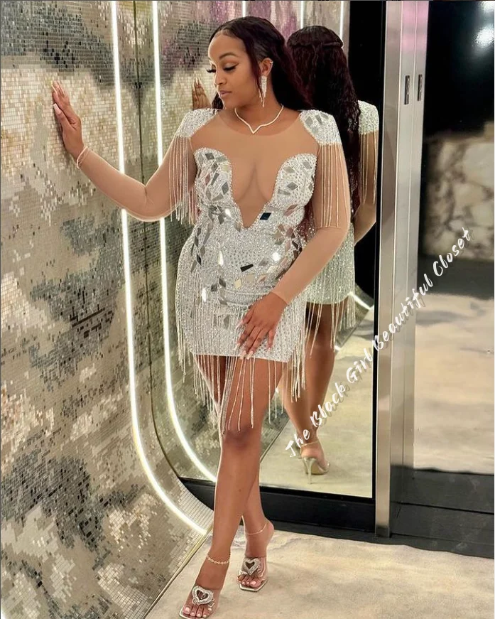 Maßgeschneiderte weiße Luxus-Fransen-Kurz-Cocktailkleider für schwarze Mädchen, sexy tiefe V-Strass-Pailletten, Ballkleider, glitzernde Perlenkleider