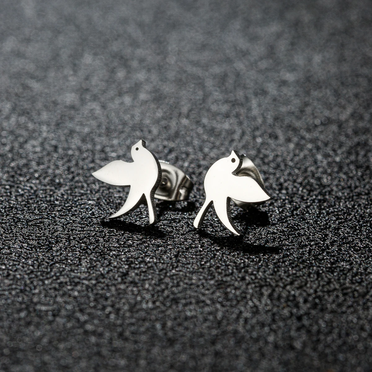 Stainless Steel Swallow Small Earring Little Bird Women Hummingbird Animal Ear Piercing Stud Earrings Tragus Jewelry Gifts