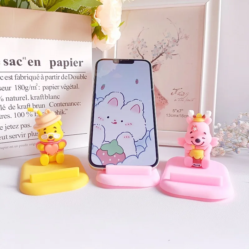 

Disney Mobile Phone Holder Anime Figure Modeling Winnie the Pooh Lazy Holder Portable Holder Car Decoration Fashion Toy Gift