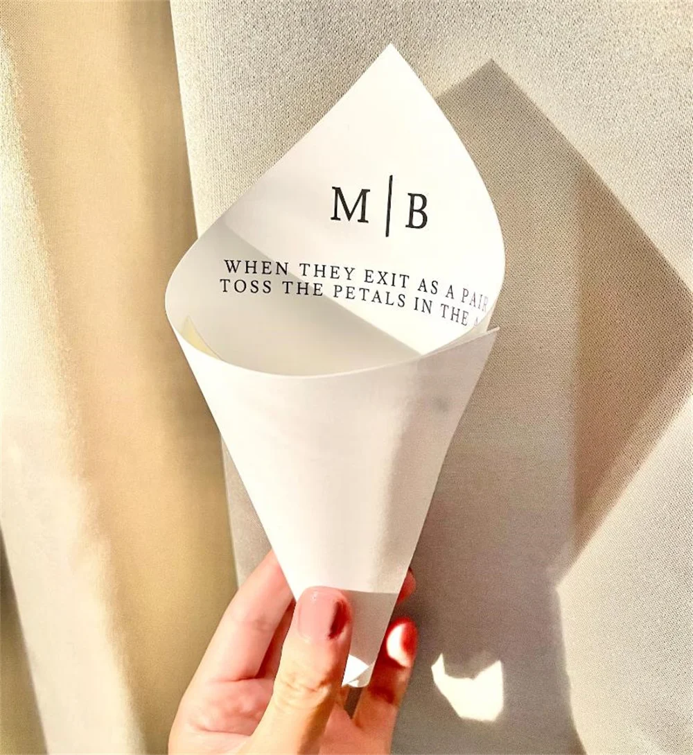 25 قطعة مخاريط زفاف مع شعار مخصص، ألوان، رقائق معدنية لإرم البتلة، قصاصات، لصالح، حلوى، بار، سلة، إرسال الحفل - Bist