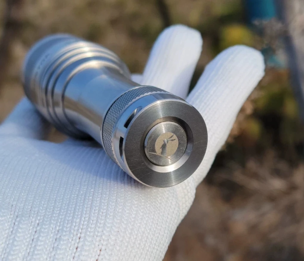 EDC lumintop X9L Titanium Alloy Limited Edition SBT90.2 LED Beads tactical flashlight