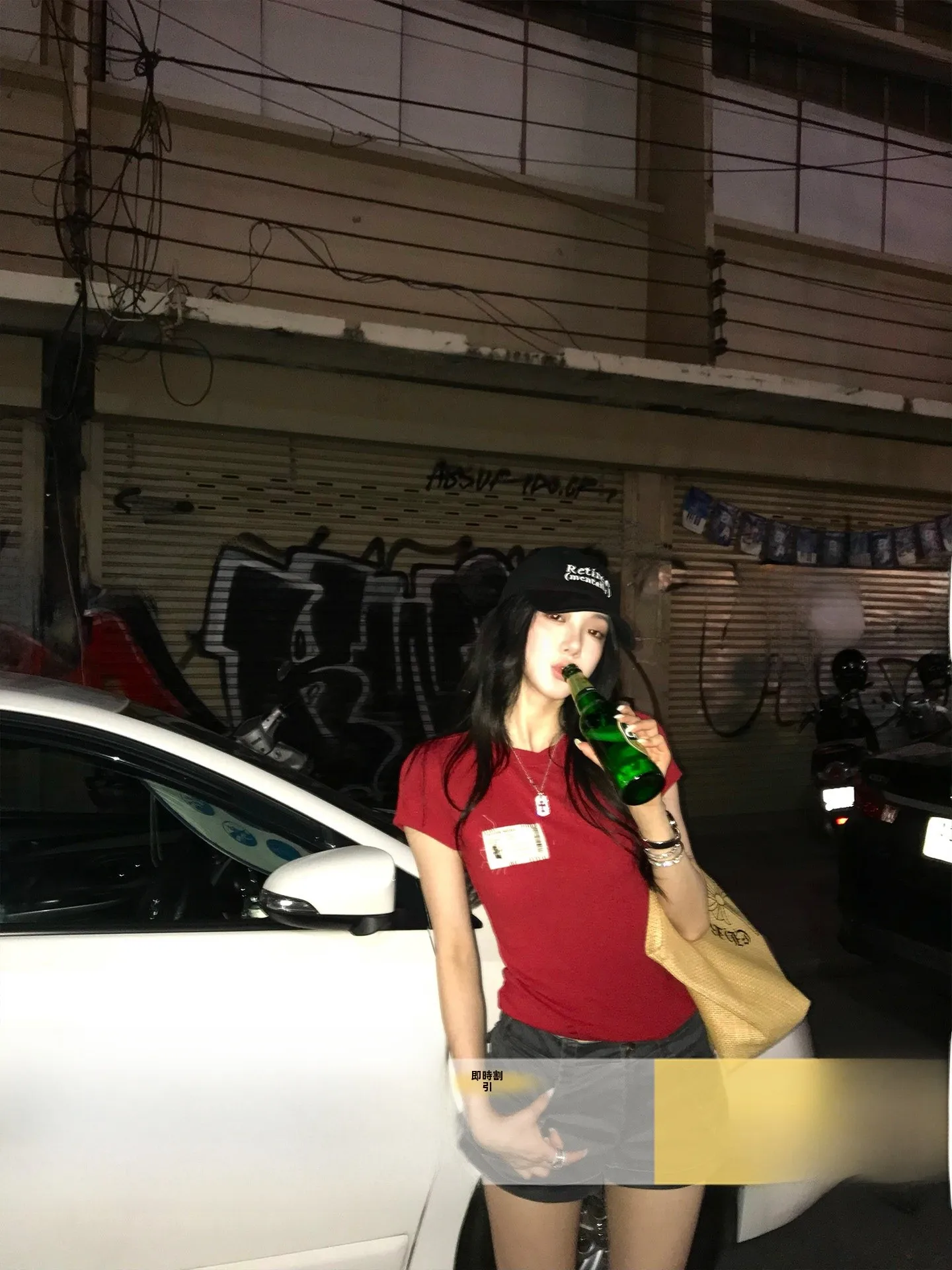 

Футболка с коротким рукавом, ультрамодный дизайн с нашивкой ручной работы, текстура бамбука, стандартный крой плеча, повседневный стиль, женская футболка из смесового хлопка