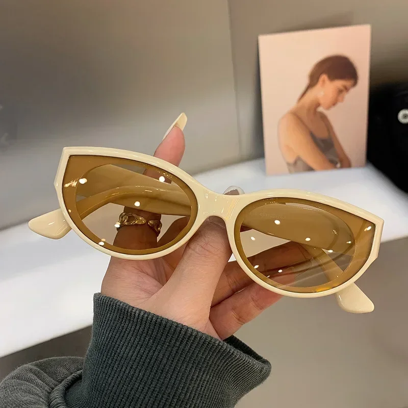 2024 Cat Eye New Oval Sunglasses Personalized Vintage Fashion Trendy Female Shades Popular Brand Designer Eyewear for Ladies