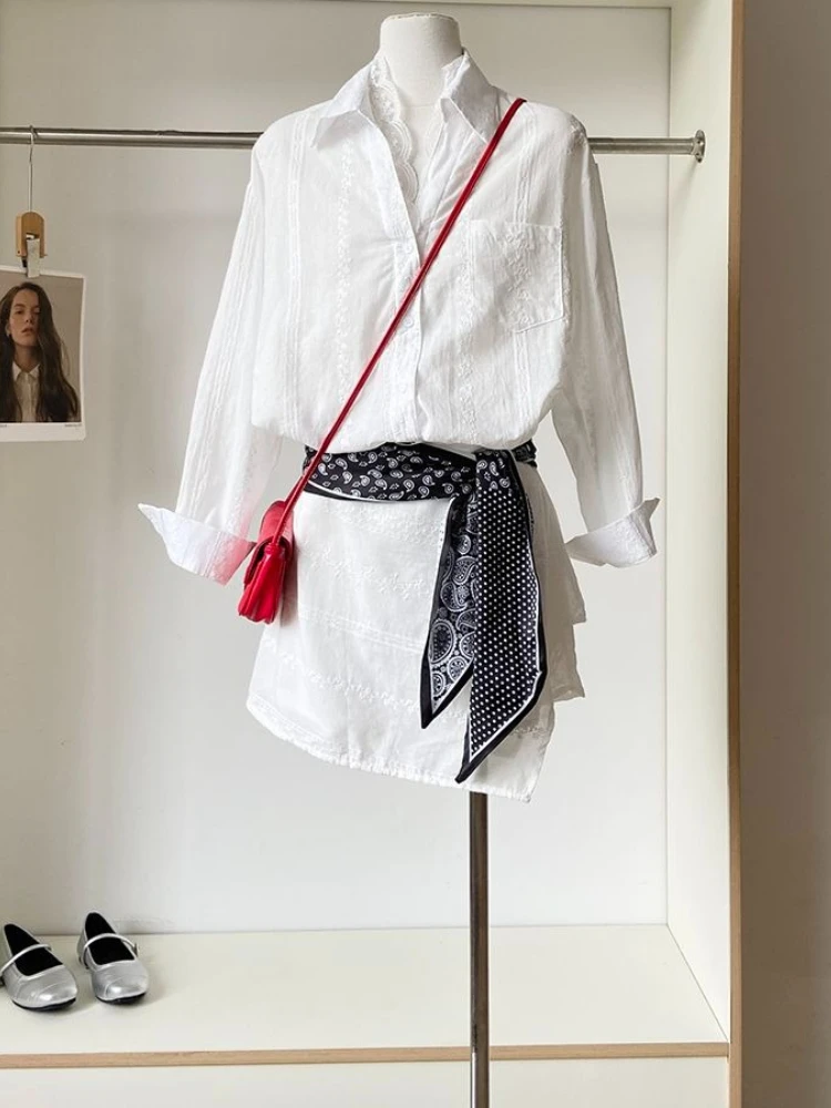 

Весенний новый корейский модный комплект: омолаживающий топ свободного кроя с длинным рукавом и короткая юбка, создающие комфортный образ для женщин.