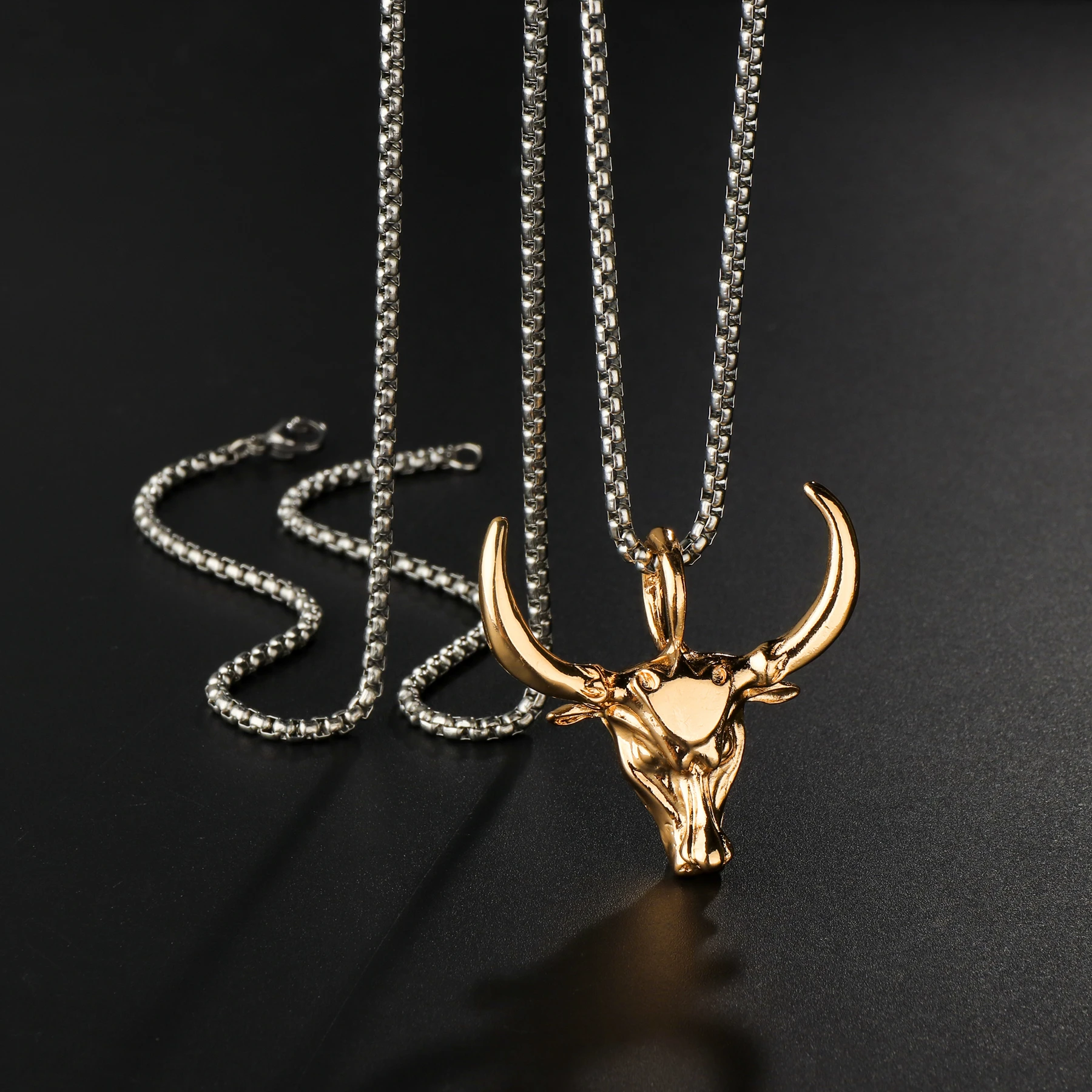 Fashion Domineering Animal Bull Head Punk Pendant Men and Women Personality Ox Beast Zodiac Necklace Jewelry Gift