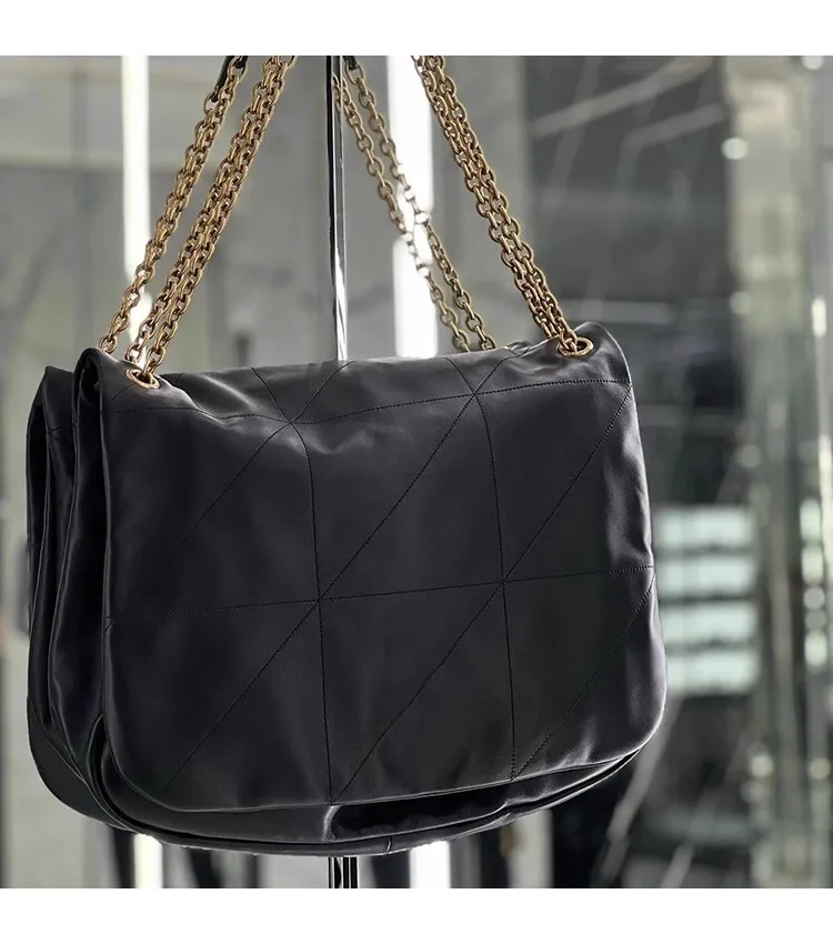 2024 new ladies handbag shoulder  Super Soft Diamond Grid Tote Flip Chain Bag Simplicity fashion large capacity Travel bag