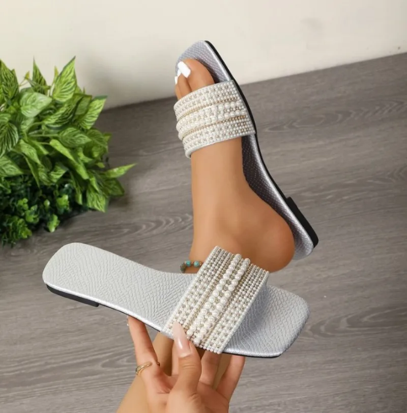 Luxury Brand Designer Women's Flat Sandals 2026 Summer New Bead Rhinestone Slippers For Women's Outdoor Fashion Slippers Women