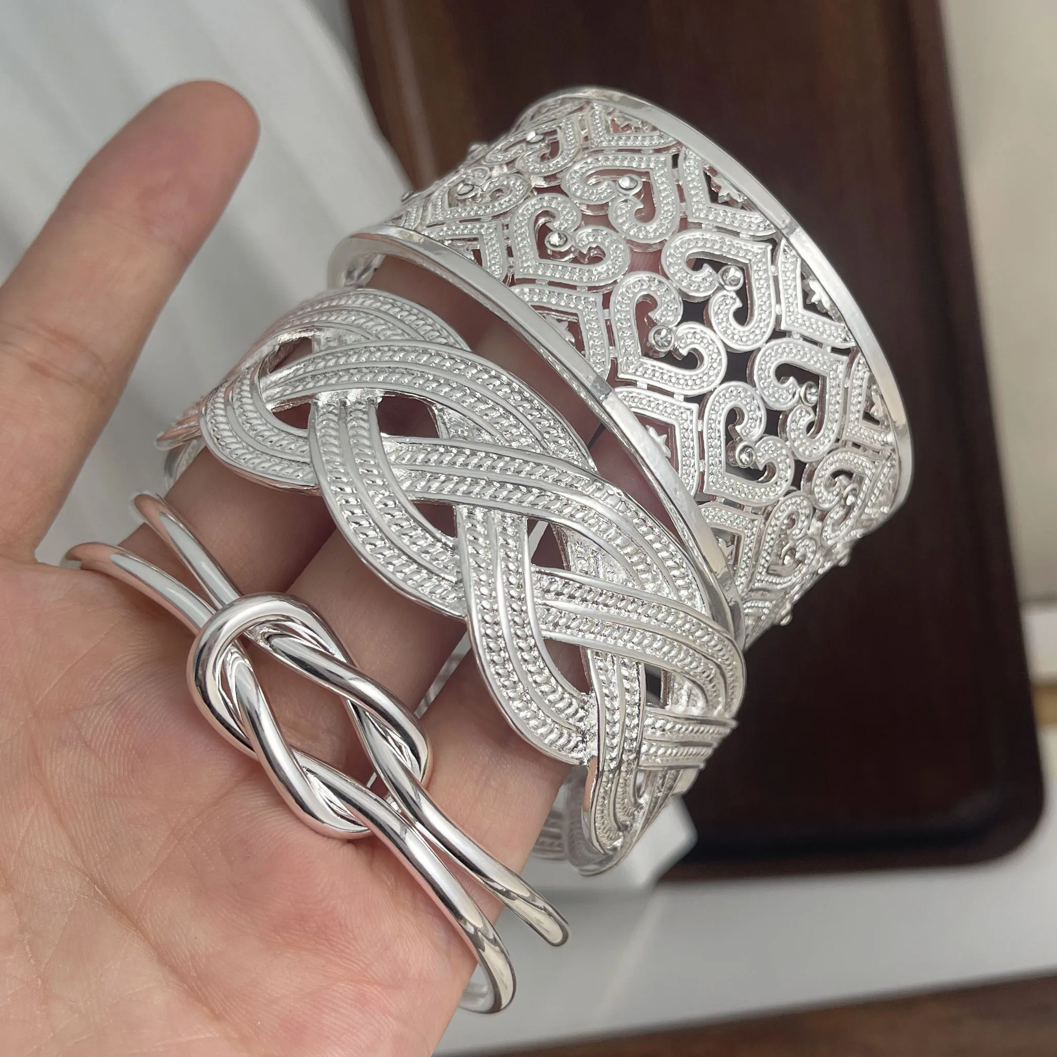 

100% твердый металлический браслет из стерлингового серебра 925 пробы для женщин, широкое сердце, простые гладкие браслеты ручной работы для подарка на день рождения