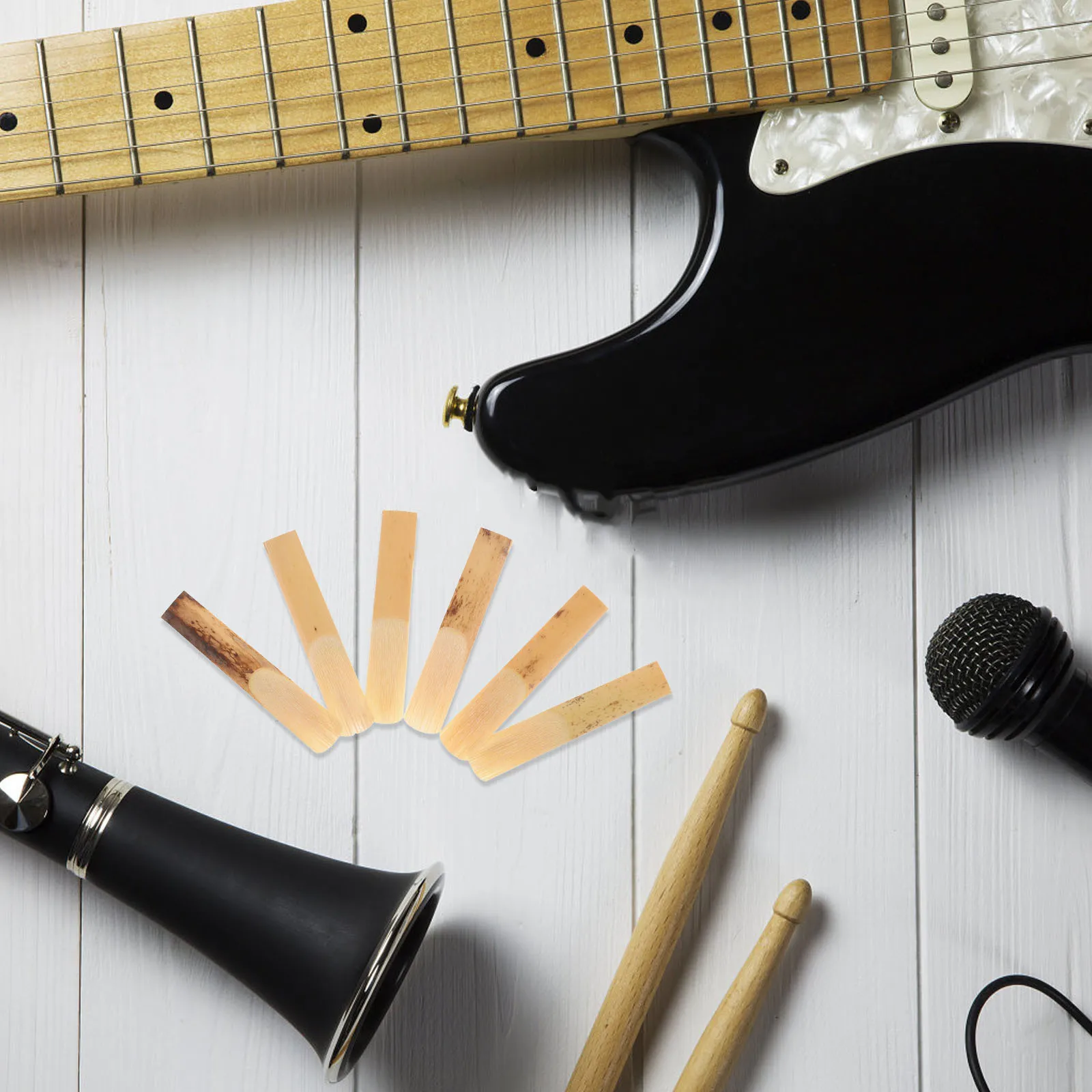 

10Pcs B Flat Clarinet Reeds Delicate Design Excellent Pitch Accuracy Versatile for Various Performance Needs Beginner Friendly