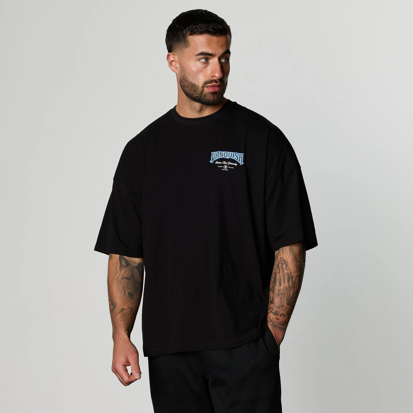 CONQUEST BLACK BOXY ÜBERGRÖSSES T-SHIRT Hochwertiger Luxus-Unisex-Stil für Männer und Frauen – Detail 7
